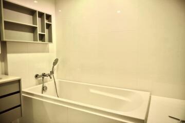 For RENT : HQ by Sansiri / 1 Bedroom / 1 Bathrooms / 43 sqm / 45000 THB [R11212]