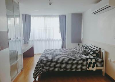 For RENT : Serene Place Sukhumvit 24 / 2 Bedroom / 2 Bathrooms / 86 sqm / 38000 THB [R11300]