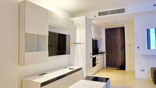 คอนโดนี้มี ห้องสตูดิโอ้  อยู่ในโครงการ คอนโดมิเนียมชื่อ Centara Avenue Residence and Suites 