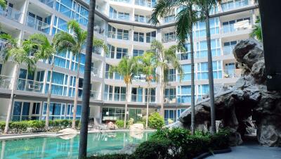 คอนโดนี้มี ห้องสตูดิโอ้  อยู่ในโครงการ คอนโดมิเนียมชื่อ Centara Avenue Residence and Suites 