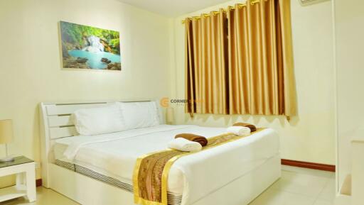 บ้านหลังนี้มี 4 ห้องนอน  อยู่ในโครงการชื่อ Grand Condotel Villa  ตั้งอยู่ที่ จอมเทียน