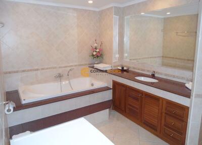 1 Bedroom Condo in View Talay Residence 6 Wongamat