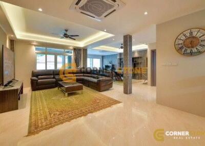 5 bedroom House in  Pattaya