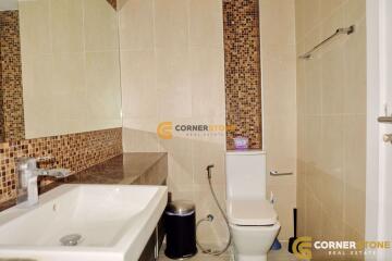 คอนโดนี้มี 1 ห้องนอน  อยู่ในโครงการ คอนโดมิเนียมชื่อ Centara Avenue Residence and Suites 