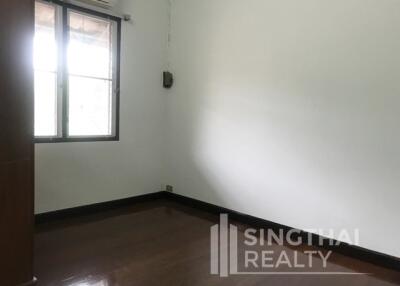 For RENT : House Phrakanong / 2 Bedroom / 2 Bathrooms / 201 sqm / 48000 THB [4983956]