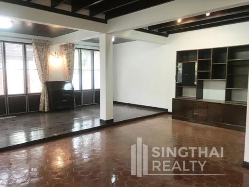 For RENT : House Phrakanong / 2 Bedroom / 2 Bathrooms / 201 sqm / 48000 THB [4983956]