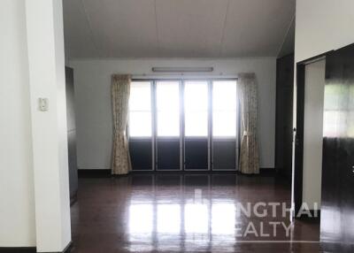 For RENT : House Phrakanong / 2 Bedroom / 2 Bathrooms / 201 sqm / 48000 THB [4983956]