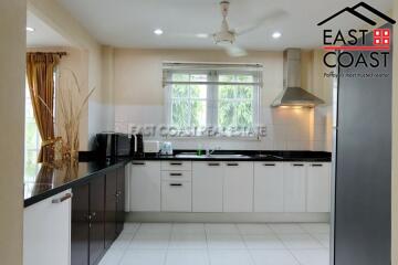 Baan Fah Rim Haad House for rent in Jomtien, Pattaya. RH1539