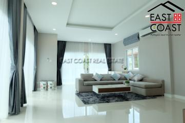 SP5 Village House for rent in East Pattaya, Pattaya. RH12834