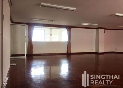 For RENT : Office Thonglor / 2 Bedroom / 2 Bathrooms / 121 sqm / 48000 THB [7398453]