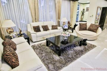 4 Bed House For Sale In Na Jomtien - Jomtien Yacht Club