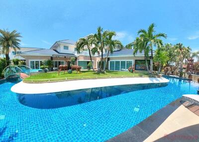 4 Bed House For Sale In Na Jomtien - Jomtien Yacht Club