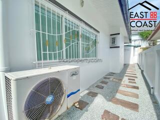 SP5 Village House for rent in East Pattaya, Pattaya. RH14032
