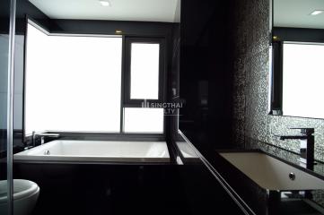 For RENT : Rhythm Sukhumvit 36-38 / 2 Bedroom / 2 Bathrooms / 80 sqm / 48000 THB [8994373]