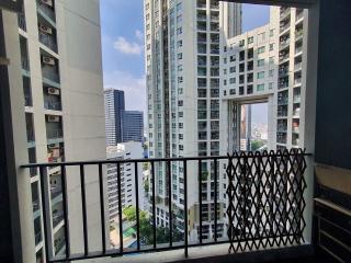 For RENT : Belle Grand Rama 9 / 3 Bedroom / 2 Bathrooms / 98 sqm / 48000 THB [R11157]