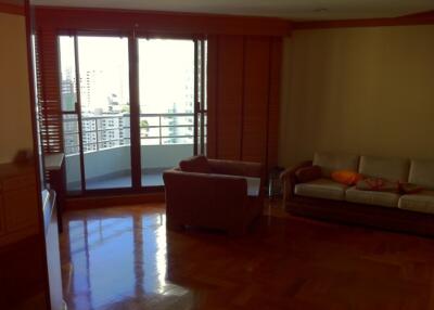 For RENT : Lake Avenue / 2 Bedroom / 2 Bathrooms / 121 sqm / 48000 THB [10750443]