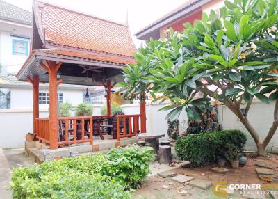 บ้านหลังนี้มี 3 ห้องนอน  อยู่ในโครงการชื่อ Pattaya Park Hill 4  ตั้งอยู่ที่