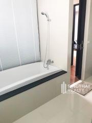 For RENT : The Address Chidlom / 2 Bedroom / 2 Bathrooms / 81 sqm / 45000 THB [8408039]