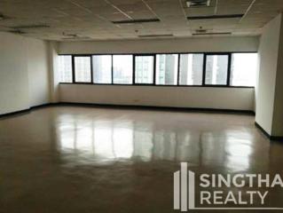 For RENT : Office Ekkamai / 1 Bedroom / 1 Bathrooms / 77 sqm / 49400 THB [8467734]