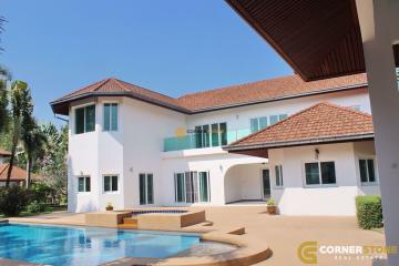 6 bedroom House in St James Park East Pattaya