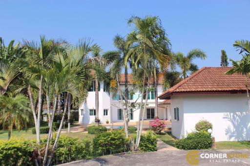 6 bedroom House in St James Park East Pattaya