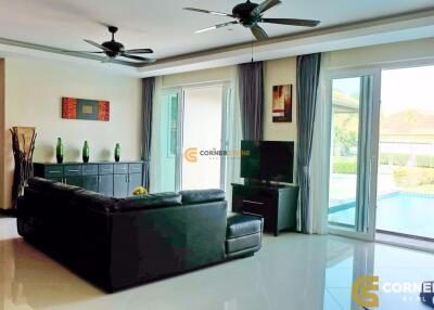 4 Bedrooms bedroom House in Whispering Palm East Pattaya