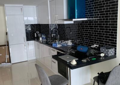 Grand Avenue Residence Condo for rent in Pattaya City, Pattaya. RC12589