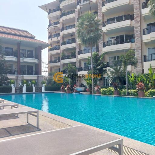 คอนโดนี้มี 2 ห้องนอน  อยู่ในโครงการ คอนโดมิเนียมชื่อ Sunrise Beach Resort And Residence 