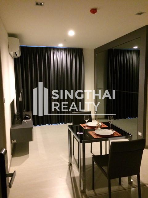 For RENT : Rhythm Sukhumvit 36-38 / 2 Bedroom / 2 Bathrooms / 56 sqm / 50000 THB [4015454]