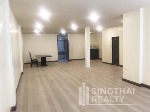 For RENT : House Thonglor / 3 Bedroom / 3 Bathrooms / 201 sqm / 50000 THB [5546813]