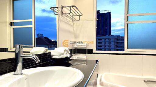 2 bedroom Condo in Nova Atrium Pattaya