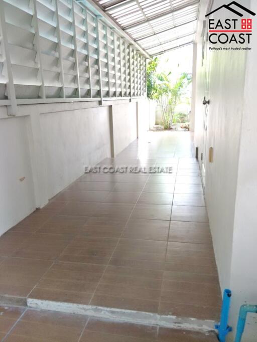 Patta Village House for rent in East Pattaya, Pattaya. RH12754