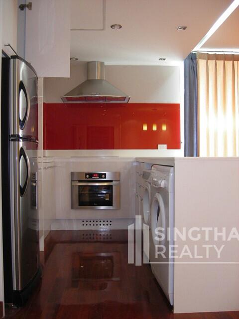 For RENT : Urbana Langsuan / 2 Bedroom / 2 Bathrooms / 130 sqm / 50000 THB [5833994]