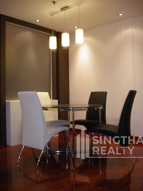 For RENT : Urbana Langsuan / 2 Bedroom / 2 Bathrooms / 130 sqm / 50000 THB [5833994]