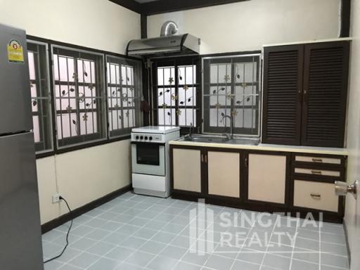 For RENT : House Thonglor / 3 Bedroom / 3 Bathrooms / 281 sqm / 50000 THB [6026375]