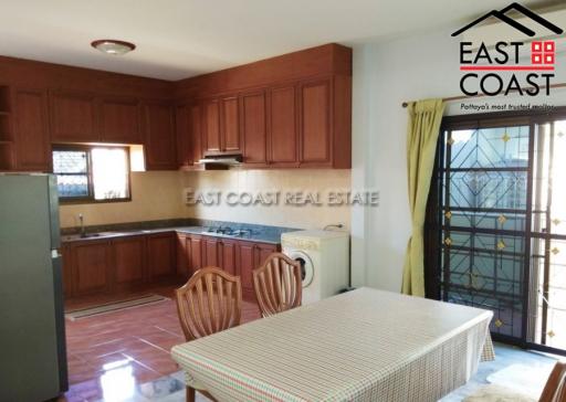 Classic Village House for rent in East Pattaya, Pattaya. RH13025