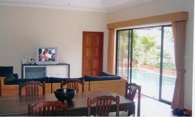 House rent Jomtien View Talay Villas