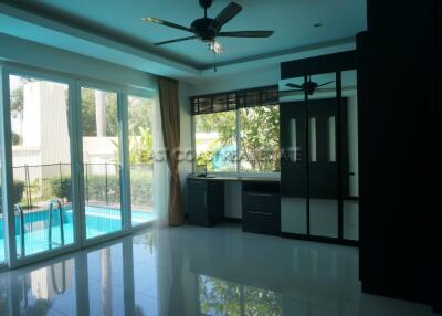Whispering Palms House for sale and for rent in East Pattaya, Pattaya. SRH7338