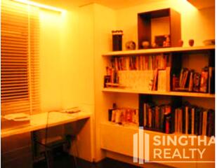 For RENT : Urbana Sukhumvit 15 / 2 Bedroom / 2 Bathrooms / 106 sqm / 50000 THB [6648012]