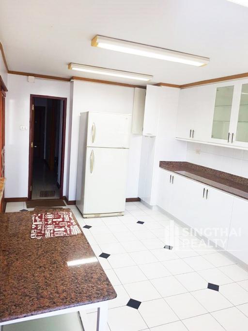 For RENT : Regent on the Park 1 / 2 Bedroom / 3 Bathrooms / 251 sqm / 50000 THB [6639301]