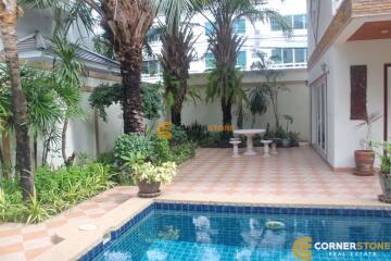 4 bedroom House in Island View Residence Na Jomtien