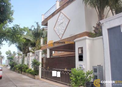 4 bedroom House in Island View Residence Na Jomtien