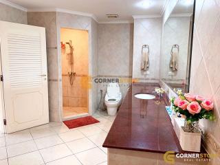 1 bedroom Condo in View Talay Residence 6 Wongamat