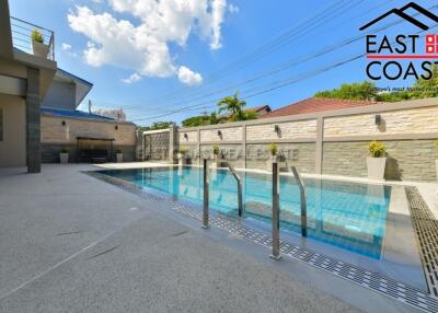 Golden House  House for sale and for rent in Pratumnak Hill, Pattaya. SRH13105