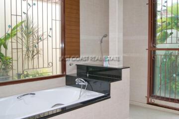 Nibbana House for sale in East Pattaya, Pattaya. SH7332