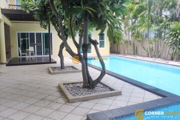 4 bedroom House in  Pattaya