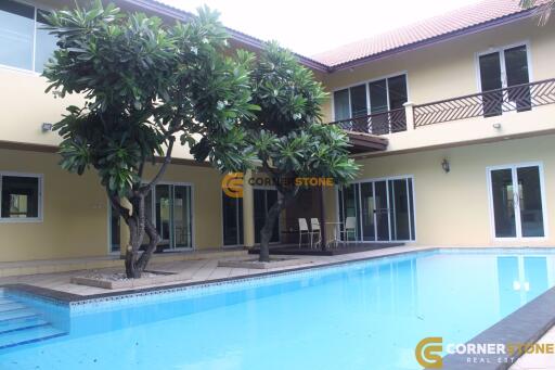 4 bedroom House in  Pattaya