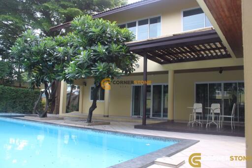 4 bedroom House in  Pattaya