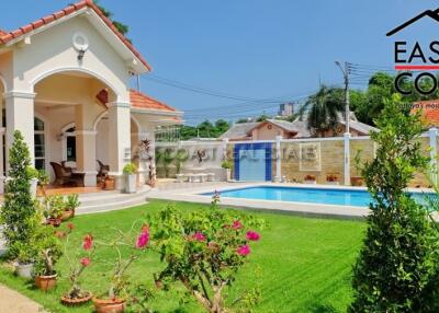 Thappraya Village House for sale in Pratumnak Hill, Pattaya. SH9909