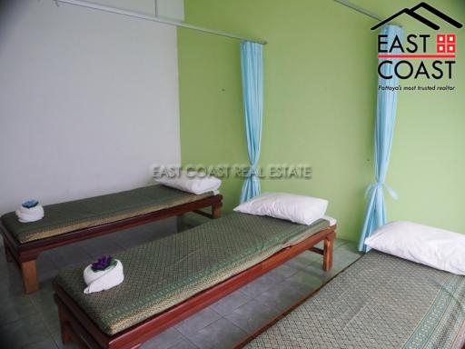 Shophouse Cozy Beach Commercial Property for sale in Pratumnak Hill, Pattaya. SCP10680